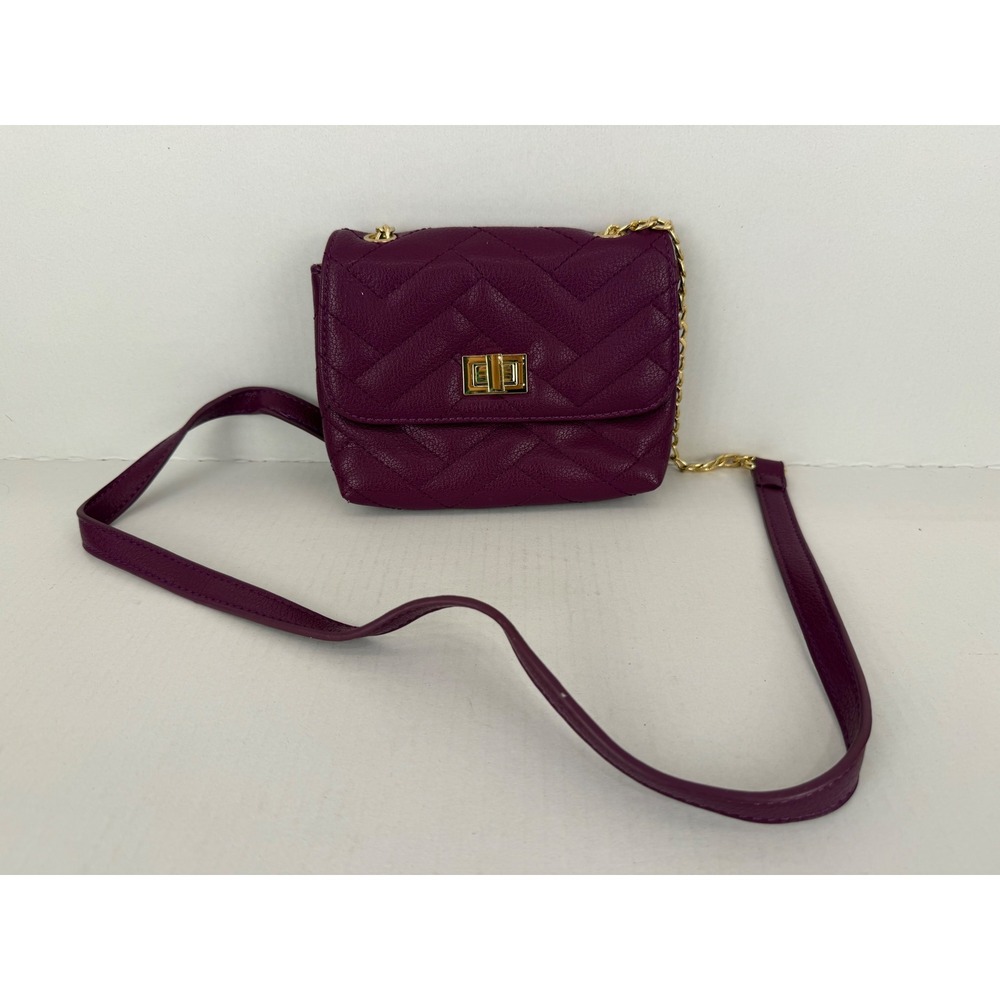 Charming Charlie Crossbody Bag Womens Small Purple Good Quilted Chevron Gold